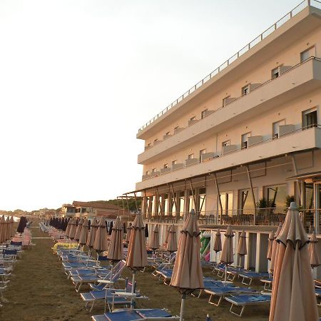 Hotel Parrini Фоллоніка Екстер'єр фото